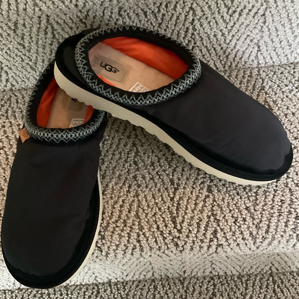 Mens UGG Black Shearling lined  Slippers